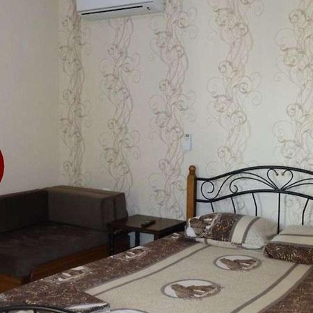 White House Hotel Гагра Екстериор снимка